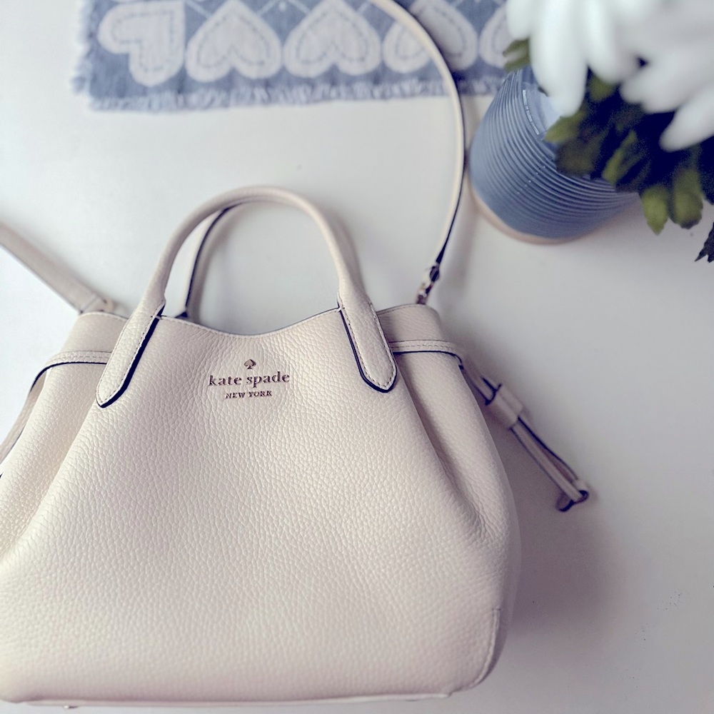 Kate Spade White Small Dumpling Purse - Like New